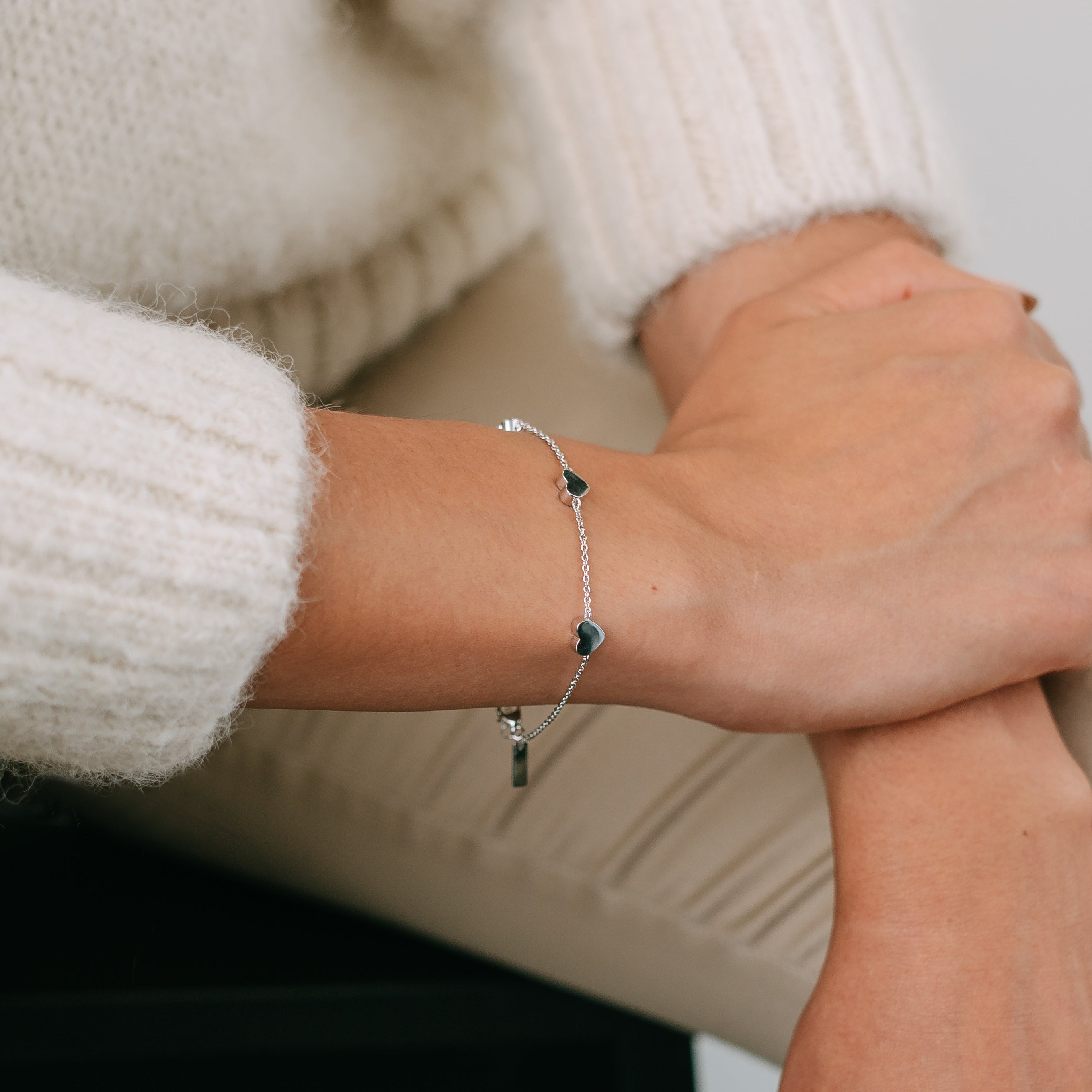 Armband mit drei Herzen