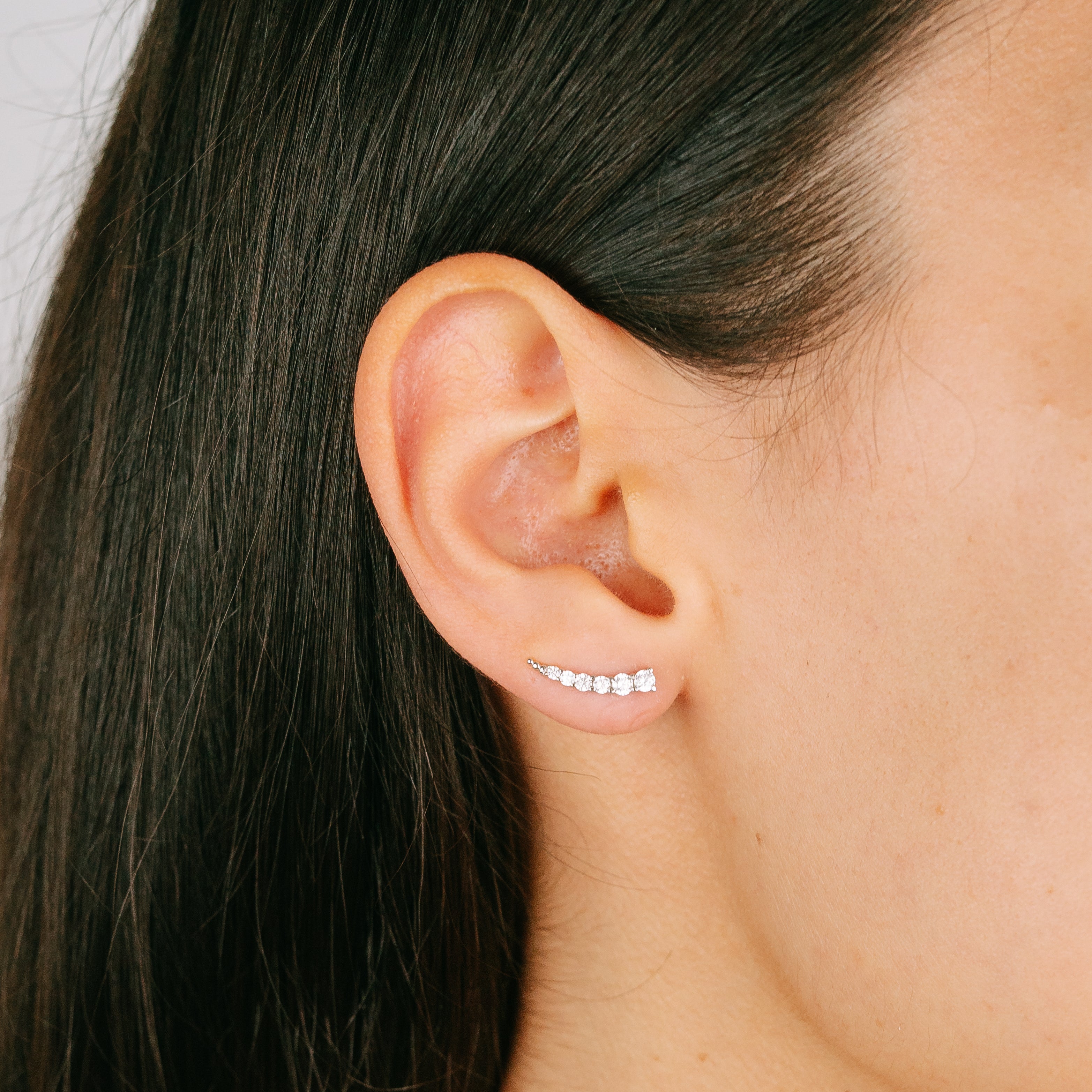 Ohrringe mit Zirkonia besetzt